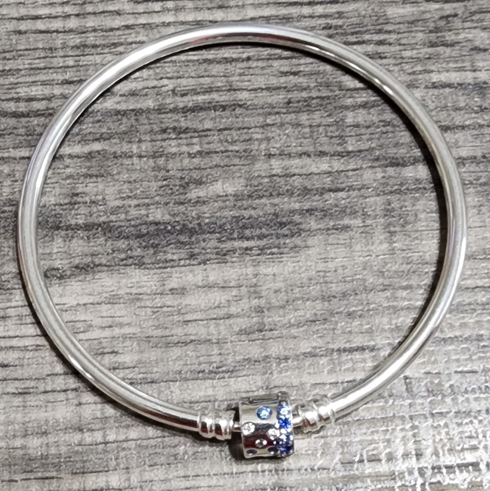 Pandora Sparkling Barrel Clasp Bangle Bracelet